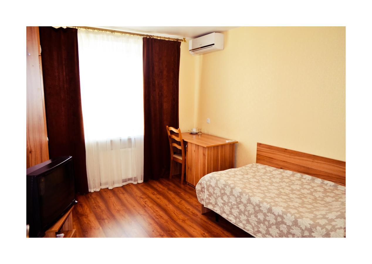 Hotel Oktyabrskaya Gomel Exterior photo